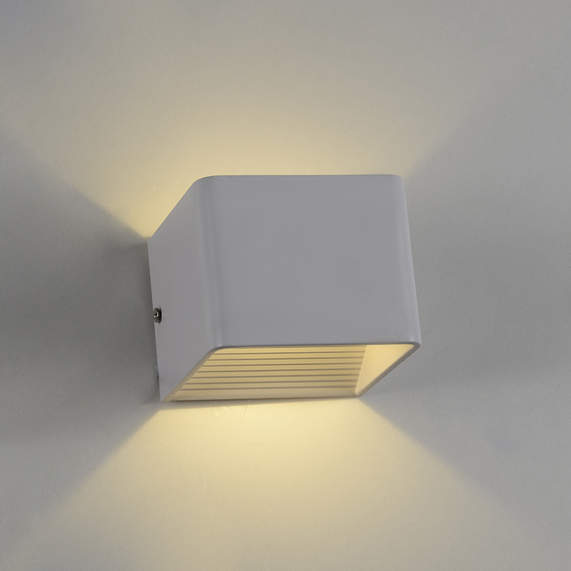 Светодиодное  бра BL-W18085-1WH №1