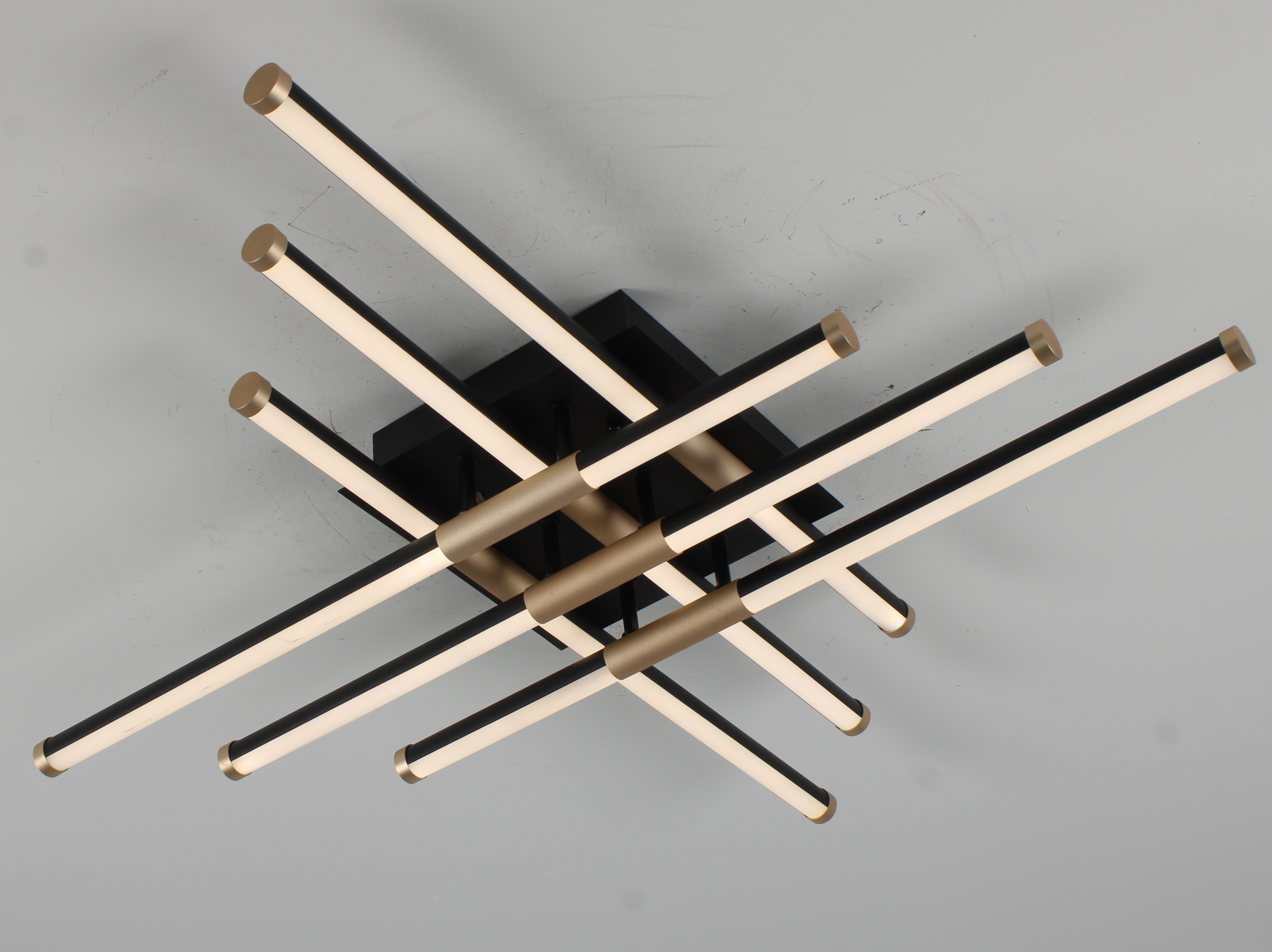 Светодиодная акриловая люстра с пультом LD4430B-600*6 №1