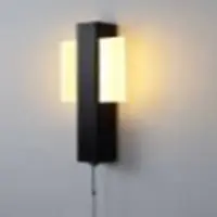 “BLUM” Светильник настенный Прозрачный квадрат в держателе №1