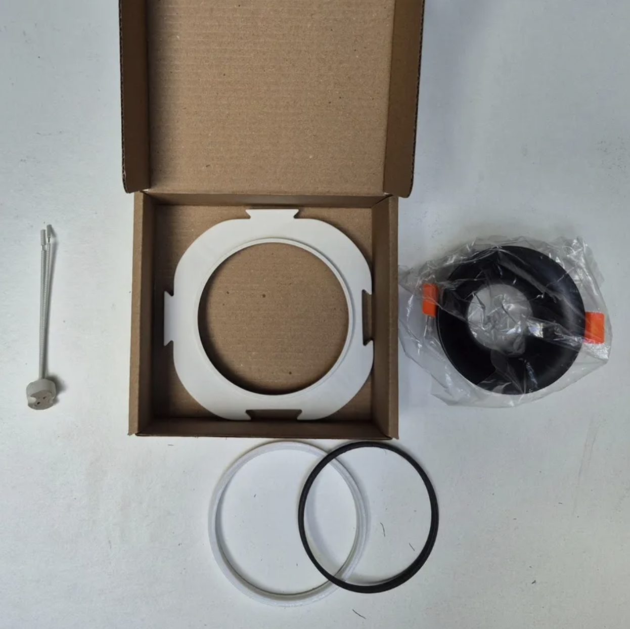 Комплект ReifVibe - точковий світильник + закладна Ластівка + система МетеликPro №2