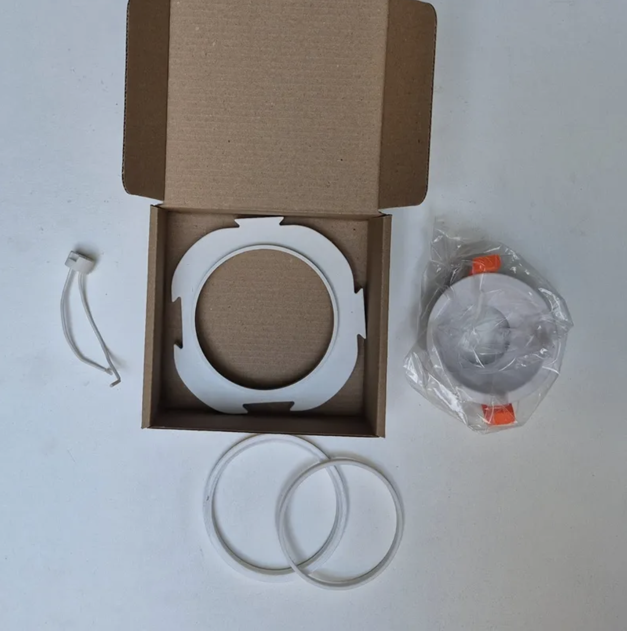 Комплект ReifVibe - точковий світильник + закладна Ластівка + система МетеликPro №2